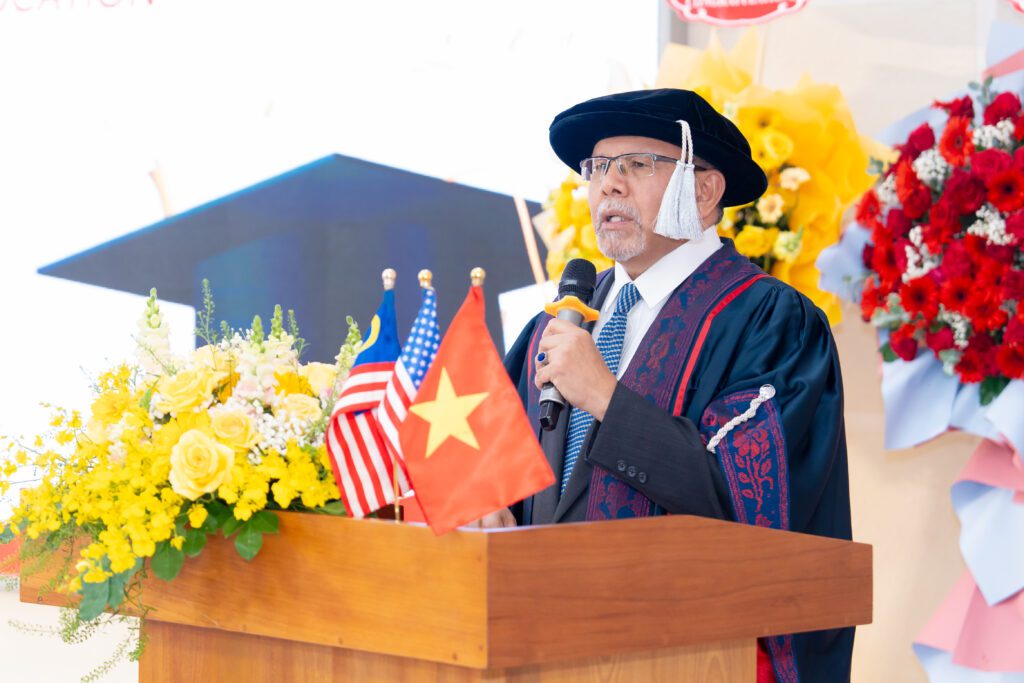 72 More Graduates in Vietnam (4)