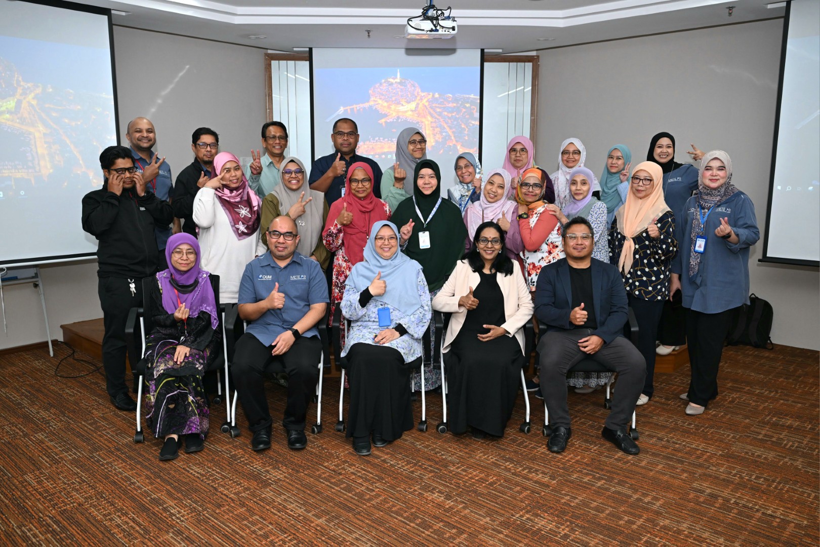 Library Conducts Training for Academics